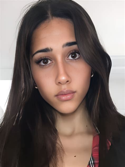 Izzy Green (Actress) Age, Wiki, Videos, Photos, Height, Weight and More