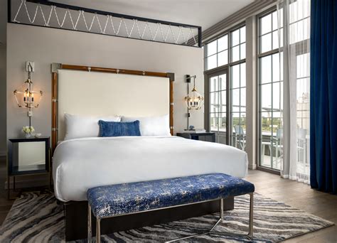 Luxury Hotel in Savannah GA | JW Marriott Plant Riverside District