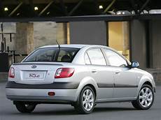2009 Kia Sedan by Kia Sedan 2009 2010 2011 Autoevolution 2009 Kia Sedan