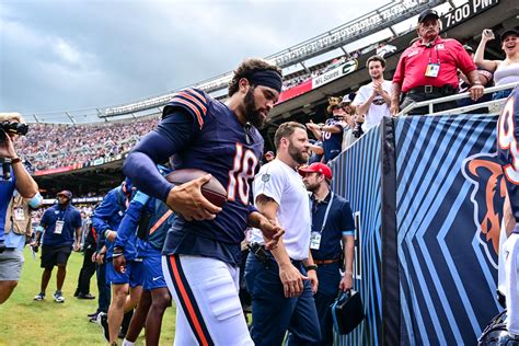 Caleb Williams fingernails, explained: What message did Bears star ...
