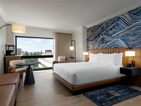 Hotel Rooms & Suites in Orange County | Hyatt Regency Irvine