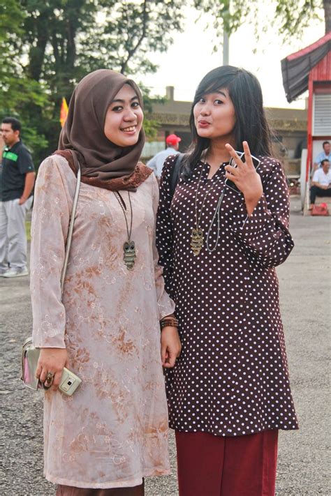 Elegant Long Dresses: Shop Now in Malaysia