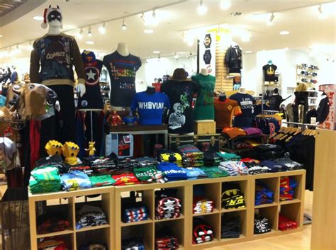 Another T-shirt 'story' within Newbury Comics using cube shelves and a ...