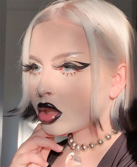 alt lip makeup