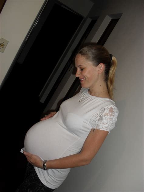 25 weeks pregnant with twins - The Maternity Gallery