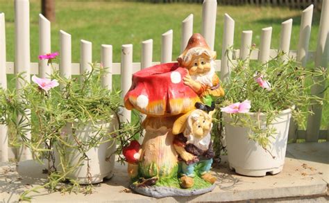 Wonderland Two Gnome Climbing Mushroom Planter ( in polyresin, for ...
