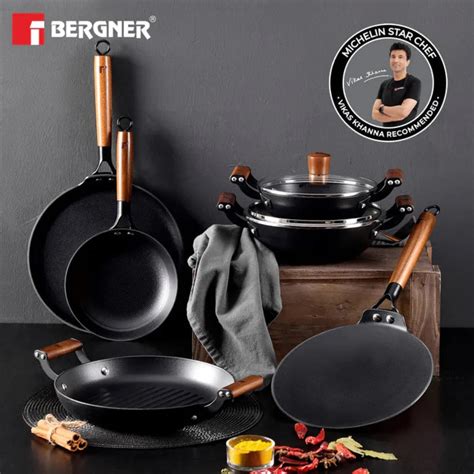 Bergner Odin 26 cm Cast Iron Roti Tawa w/h Wooden Handle (Induction Ba ...