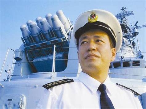 中国首位女舰长！从选美佳丽到踏上航母，出征星辰大海帅爆_凤凰网