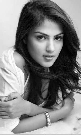 Rhea Chakraborty - Bollywood - Actress Wallpapers Download FREE | MrPopat