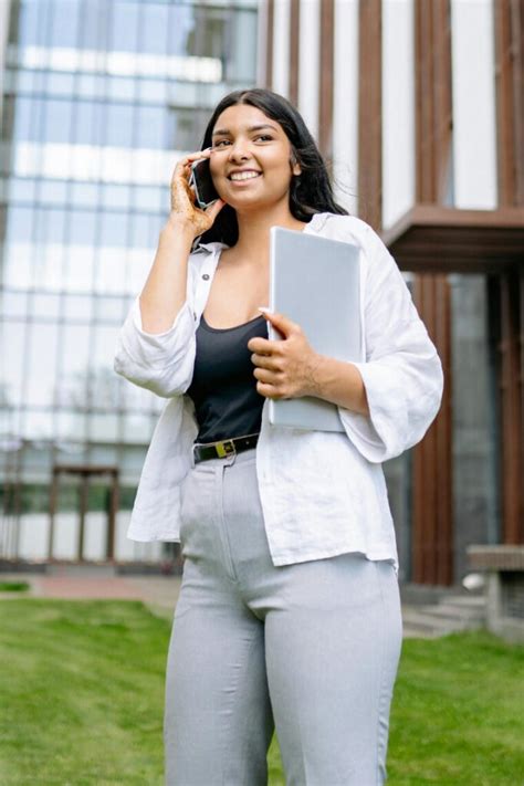 30+ Refreshing Spring-Ready Work Outfits Professional Women Swear By