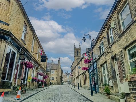 Discover the Charms of Honley: A Hidden Gem in Holmfirth | Applegate Properties