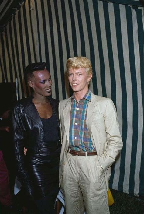 Pin by MARTA N on Bowie | David bowie fashion, Bowie, David bowie ziggy