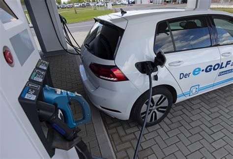 Germany to massively expand electric car charging network | AP News