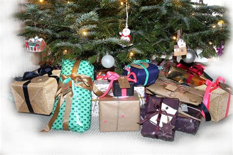 Plain Wrapped Christmas Presents Stock Photo - Image: 43247006