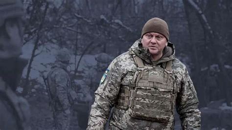 被炸身亡？遭袭重伤？乌军总司令扎卢日内健康状况疑团重重 - YouTube