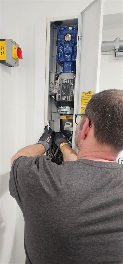 VM Elevators | Lift Maintenance at Primary School | London