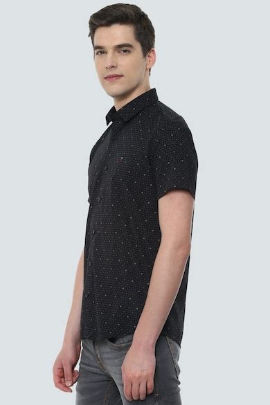 Buy Men Black Slim Fit Print Half Sleeves Casual Shirt Online - 596158 ...