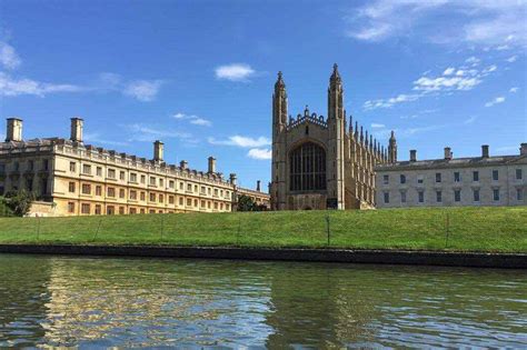英国剑桥大学6月30日举行了线下毕业典礼-环球优思国际教育