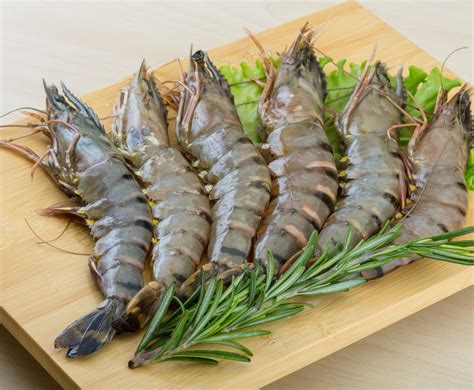 Buy Whole Black Tiger Prawns 8-12 1kg Online at the Best Price, Free UK ...