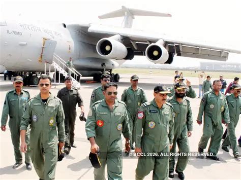 Soldiers on rescue mission - How India is helping earthquake-hit Nepal ...