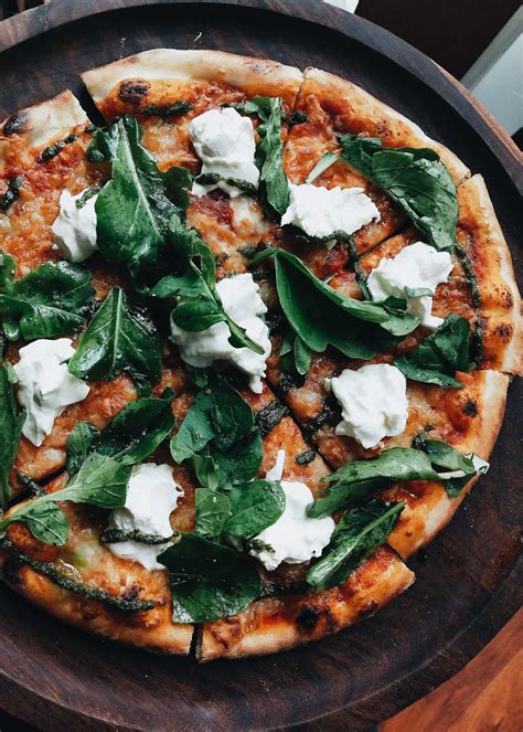 The Best Pizza Pan: Your Baking Hack For No Left-Over Dish