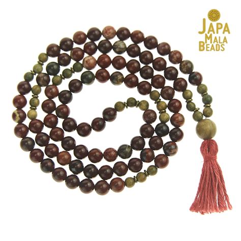 What is a Mala? (Definition, History, Types and Benefits)