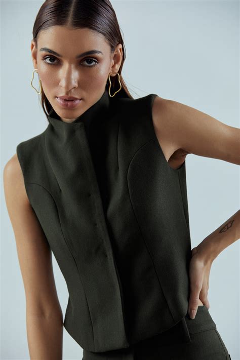 Dark Olive Green High-Neck Waistcoat – Qua