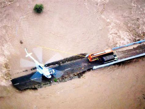 Broken platform of Shivaji's statue - Heavy rains in Gujarat, thousands ...