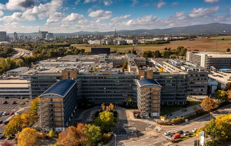 Continental’s automotive group realigns its independent headquarters