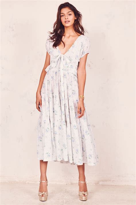 A Hippy Chic Garden Wedding Inspired by Fab Floral Bridesmaids Dresses | Chic dress, Green ...