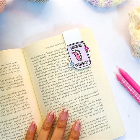 Book on world off Magnetic Bookmark – Colourcharades