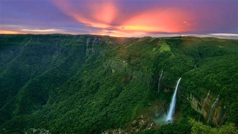 NOHKALIKAI FALLS, CHERRAPUNJI – EXPERIENCE THE ROAR AND MIST OF ...