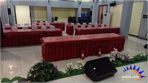 Sewa Meja Kotak Cover Merah Topping Merah Siap Kirim