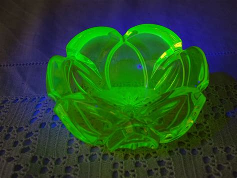 Small Antique Uranium Crystal Glass Trinket Round Dish, Retro Green ...