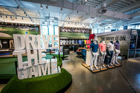 GOLF EXPERIENCE | UA Brand House | Chicago, IL on Behance