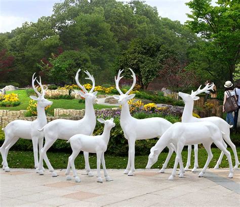 玻璃钢鹿雕塑制作 - 方圳玻璃钢