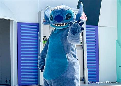 Stitch’s Meet-and-Greet Just CHANGED in Disney World - Disney by Mark