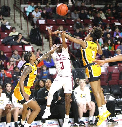 UMass Women's Basketball vs VCU 1/26/23 - masslive.com