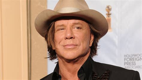 "35 éve ugyanazt a k*rva szerepet játssza": Mickey Rourke szerint Tom ...