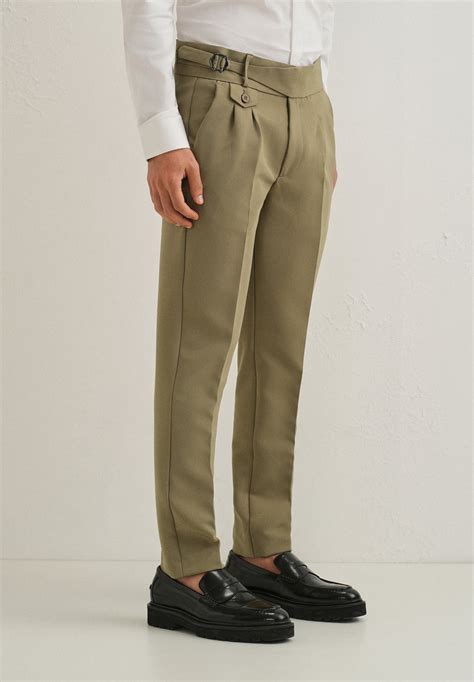 Buy Trousers for Men Online | Banana Club