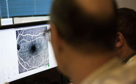 How We Test for Macular Degeneration - Eyesight Associates