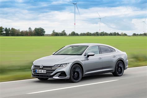 Aus eins mach zwei: Weltpremiere des neuen Arteon und Arteon Shooting Brake | Volkswagen Newsroom