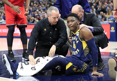 Victor Oladipo Injury: NBA Players React on Twitter - Newsweek