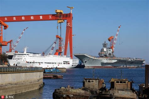 航母综合保障船抵达大连造船厂_图片_中国台湾网