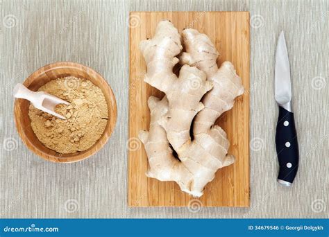 Fresh and Ground Ginger Root Stock Photo - Image of aroma, herbal: 34679546