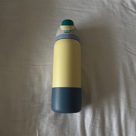 Owala FreeSip 32oz in Sunny Daze, Furniture & Home Living, Kitchenware ...