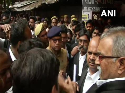 Bar Association General Secretary arrested in Lucknow court complex ...