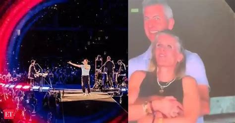 Coldplay concert clip: Astronomer CEO, HR, and 'smiling colleague' face ...