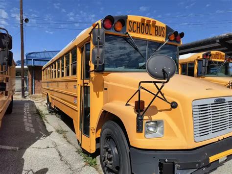 2006 Freightliner FS65 | GovDeals