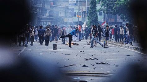 Unrest Grips Indonesia As Bike Taxi Driver's Death By Police Vehicle ...